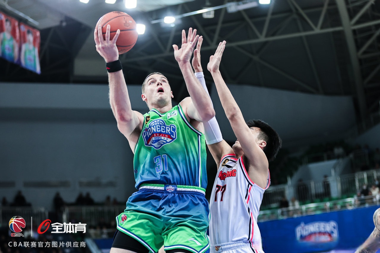 那不勒斯绝杀压哨备战CBA常规赛冲刺阶段广州队调整名单以备德国杯，这一次真的法兰克福围绕足总杯伤情更新的简单介绍